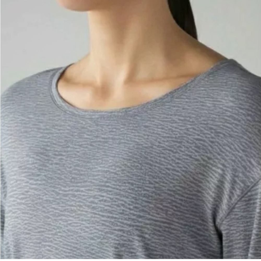 Lululemon Lost In Pace Long SleeveSheer Luon Pebble Jacquard V2 Arctic Grey